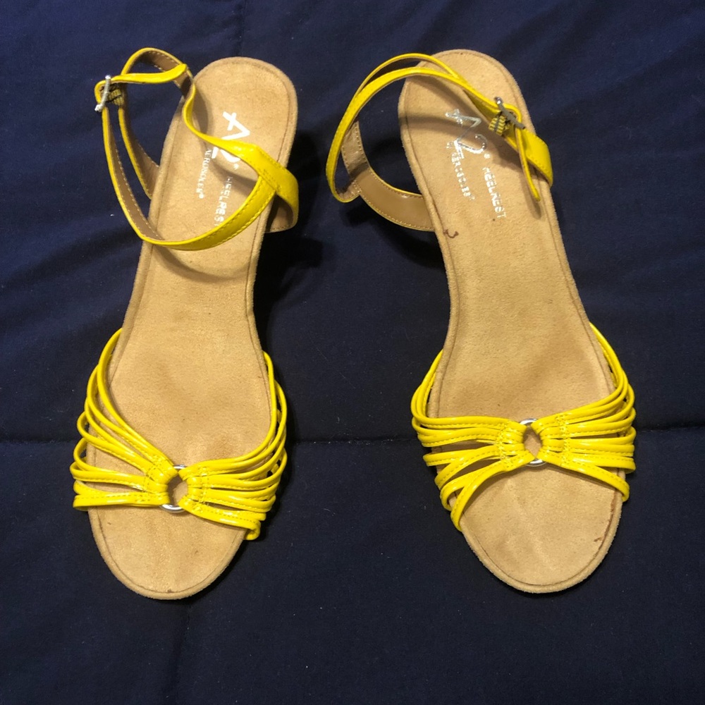 Women's Aerosoles Cork Heels with Straps. Size 8.